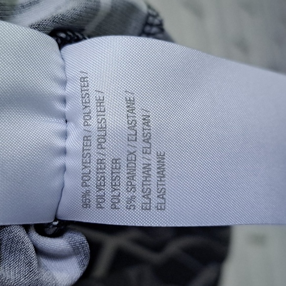 Susan Graver Black/White Short Sleeve  Slanted Bottom Hem Tunic. Size Medium NWO - Picture 10 of 11